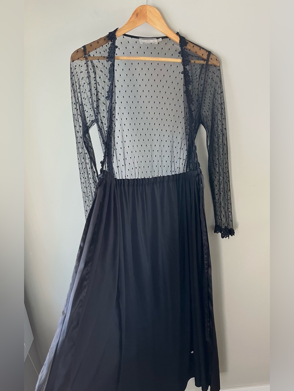 Flora Nikrooz Black Sheer Lace Bodice Embroidered Trim Long Robe Size Small - Picture 11 of 11